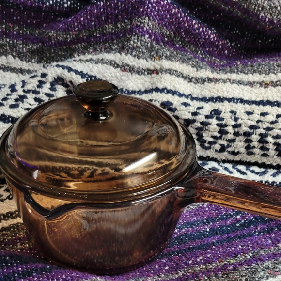 Vintage 1 liter amber glass Pyrex visions saucepan lid has a small chip - Picture 2 of 8